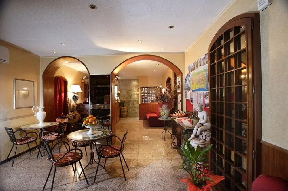 Hotel Natalina Taormina 2*,