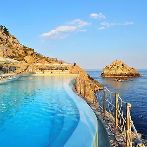 https://atahotel-capotaormina.sicilyhotelsitaly.net