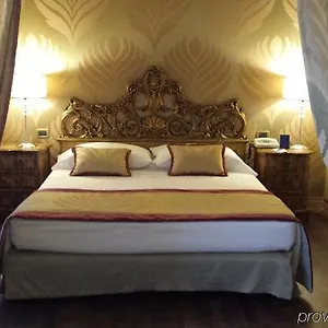 Amadeus 4* Venice
